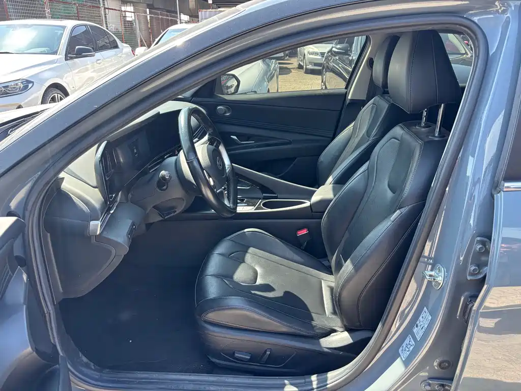 Hyundai Elantra — миниатюра 4