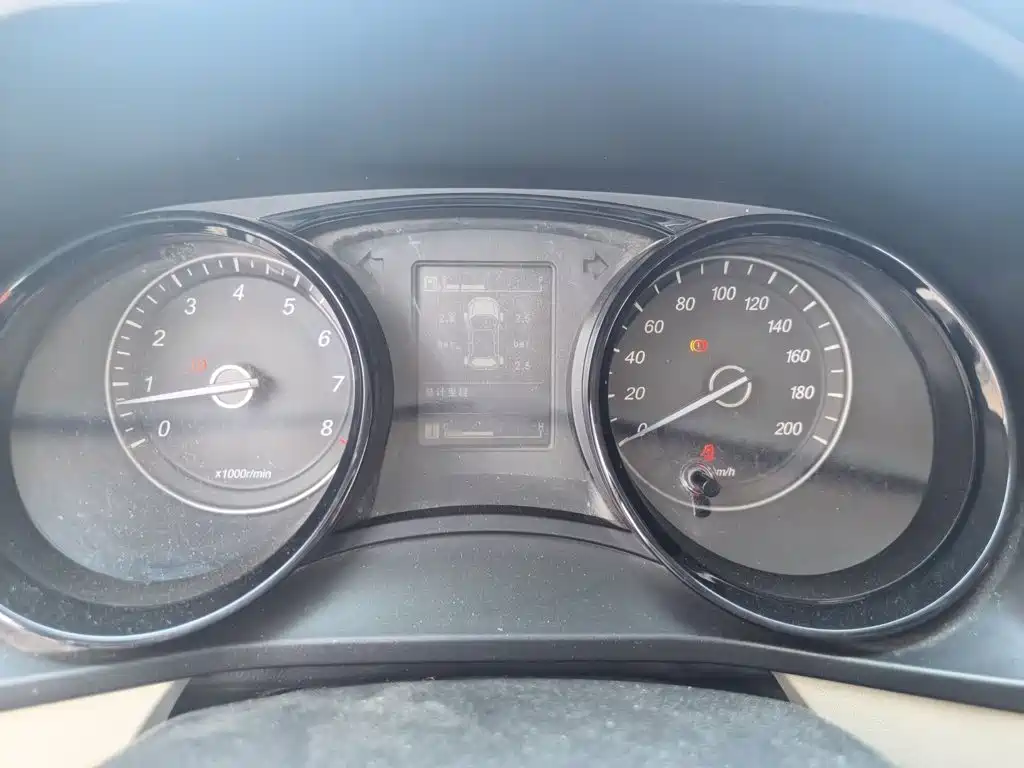 Wuling Hongguang PLUS — миниатюра 4