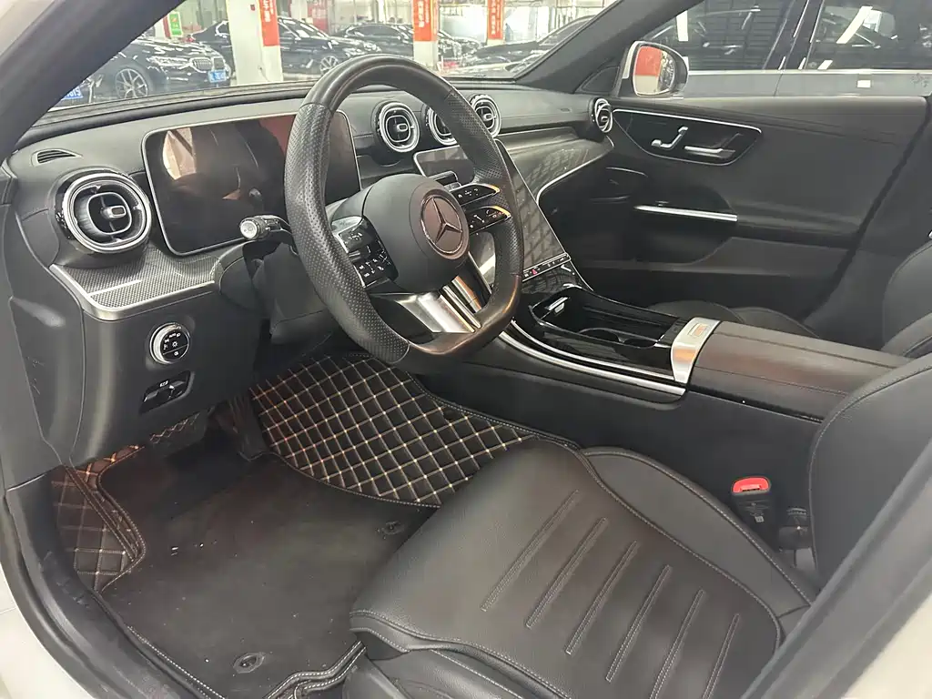 Mercedes-Benz C-Class — миниатюра 4