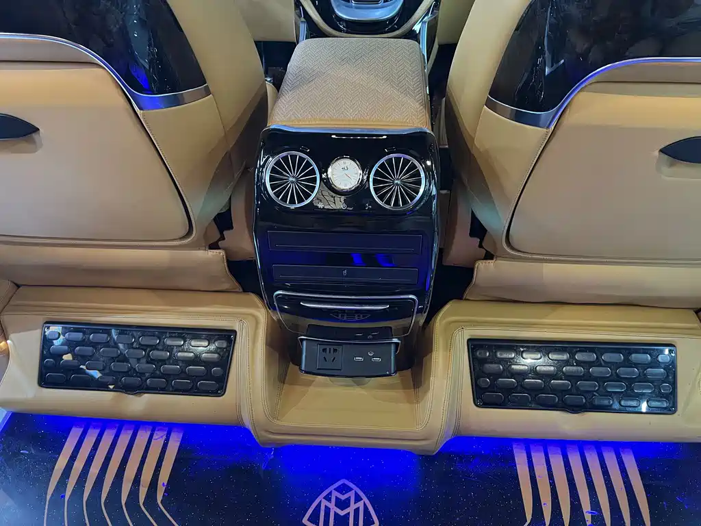Mercedes-Benz V-Class — миниатюра 18