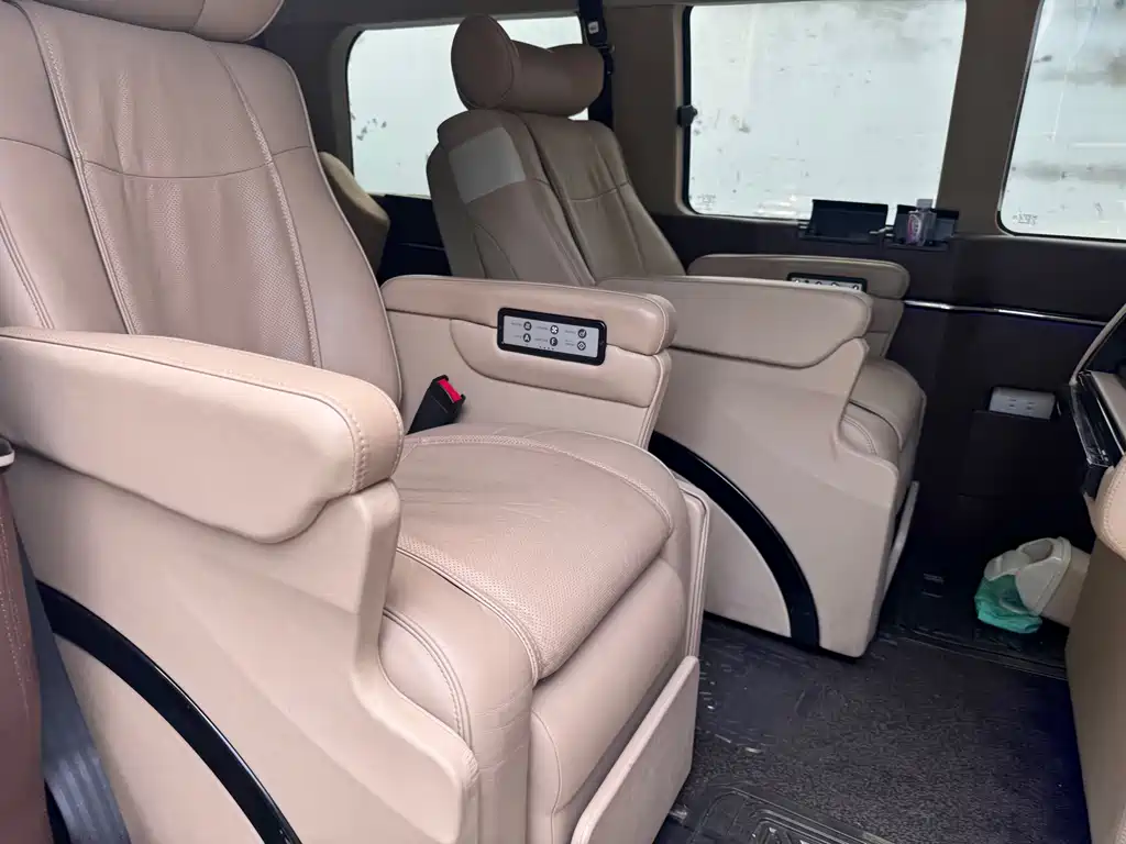 GMC Savana — миниатюра 26