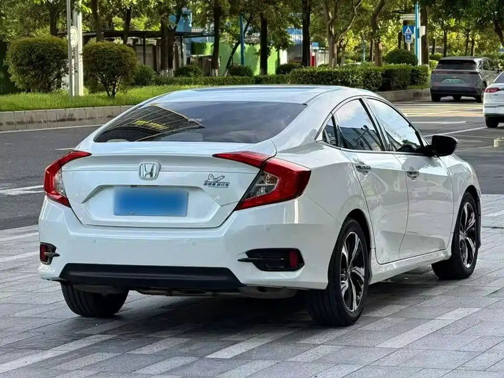 Honda Civic — миниатюра 13