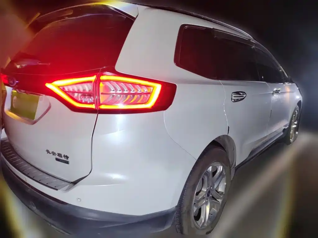 Ford Edge — миниатюра 4