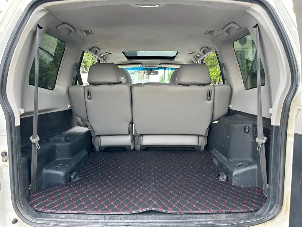 Mitsubishi Pajero — миниатюра 18