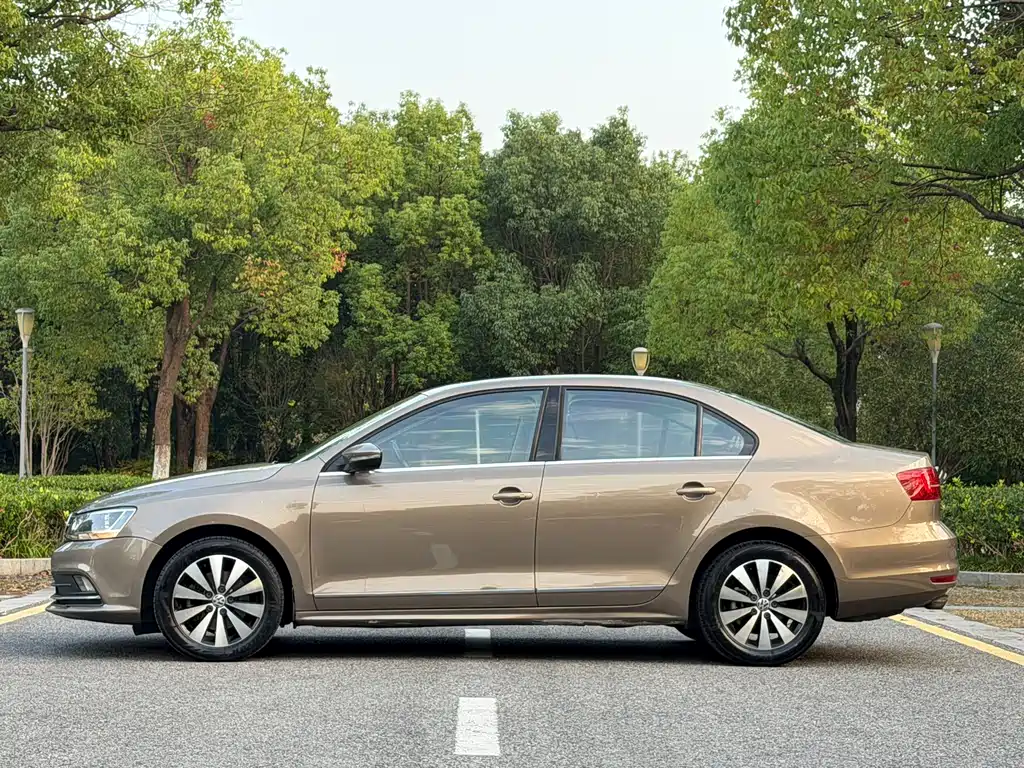 Volkswagen Sagitar — миниатюра 20