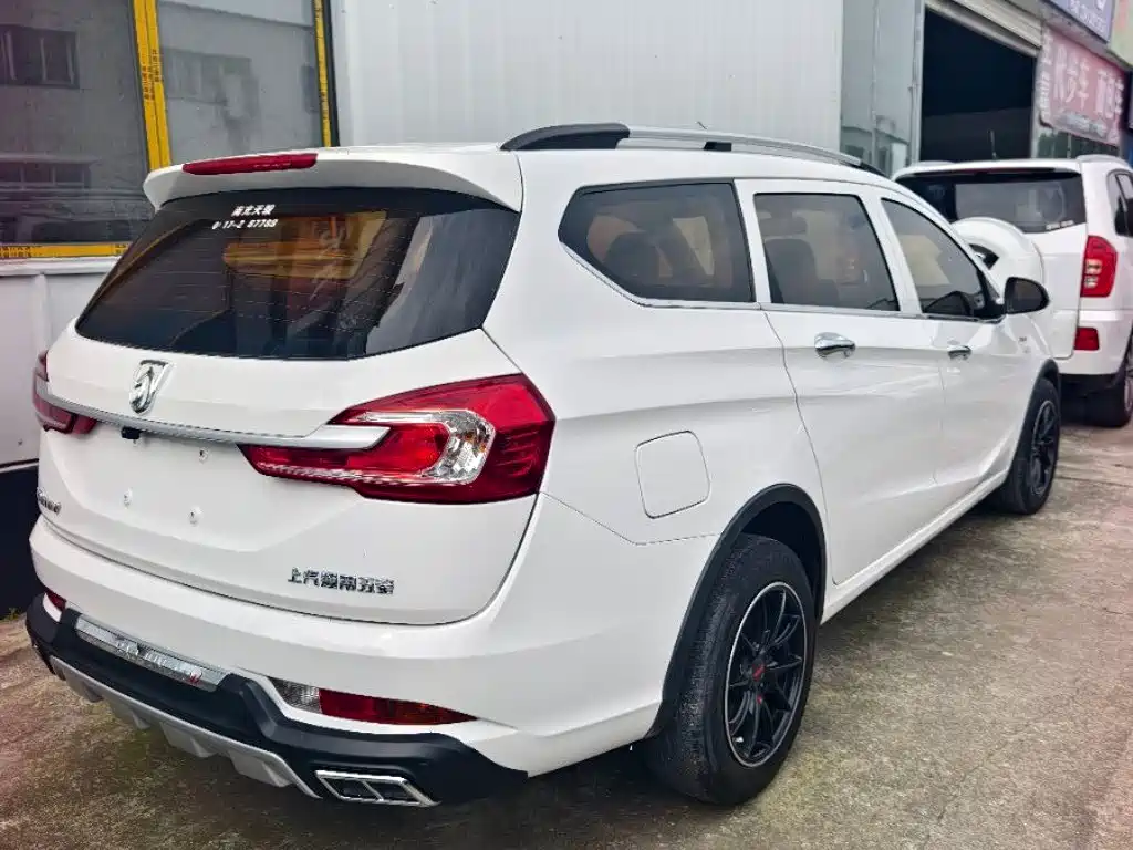 Baojun 310W — миниатюра 4
