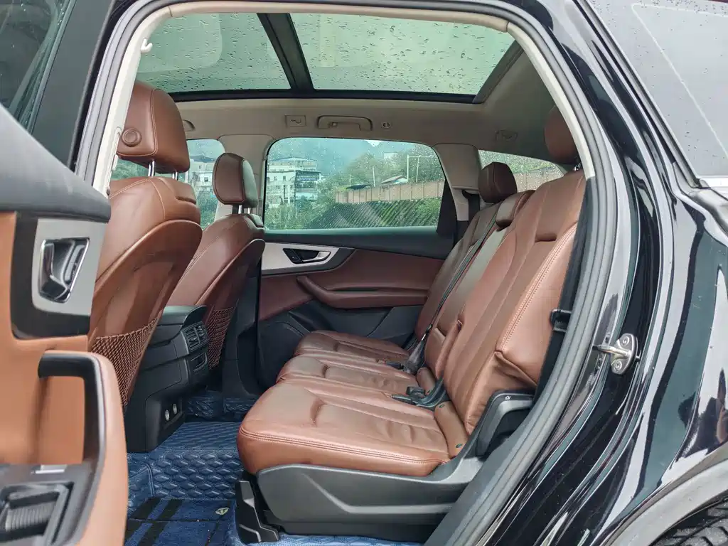 Audi Q7 — миниатюра 9