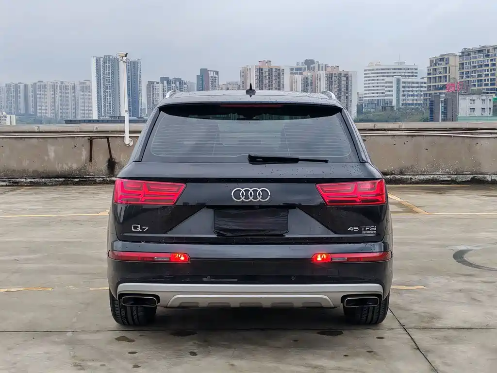Audi Q7 — миниатюра 5