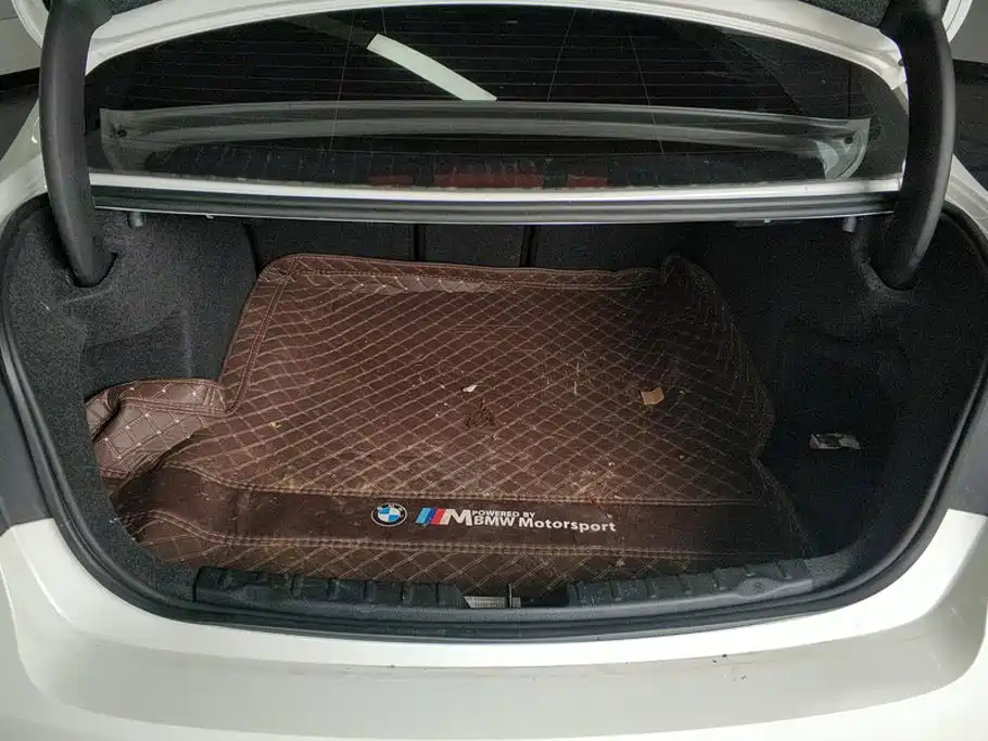 BMW 3 Series — миниатюра 4