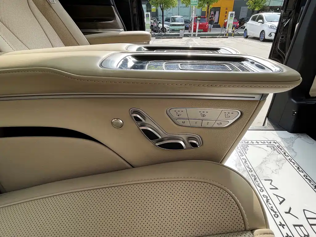 Mercedes-Benz V-Class — миниатюра 16
