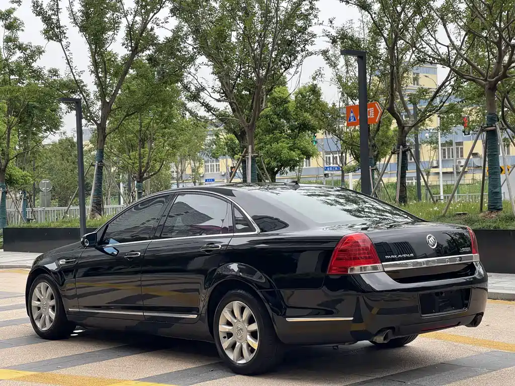 Buick Park Avenue — миниатюра 5