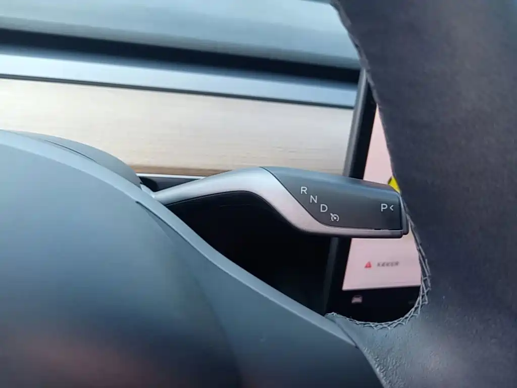 Tesla Model 3 — миниатюра 14