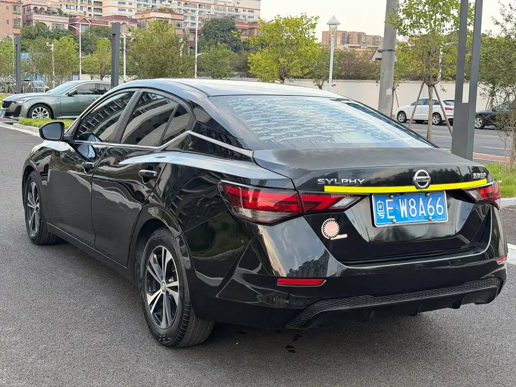 Nissan Sylphy — миниатюра 6