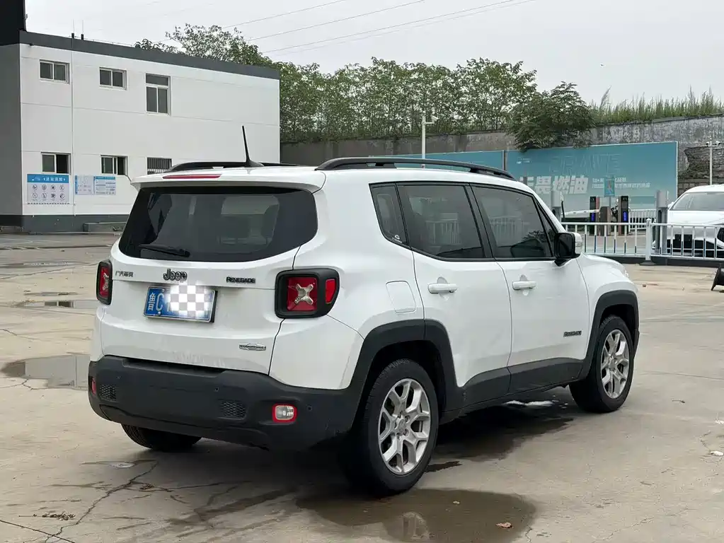 Jeep Renegade — миниатюра 2