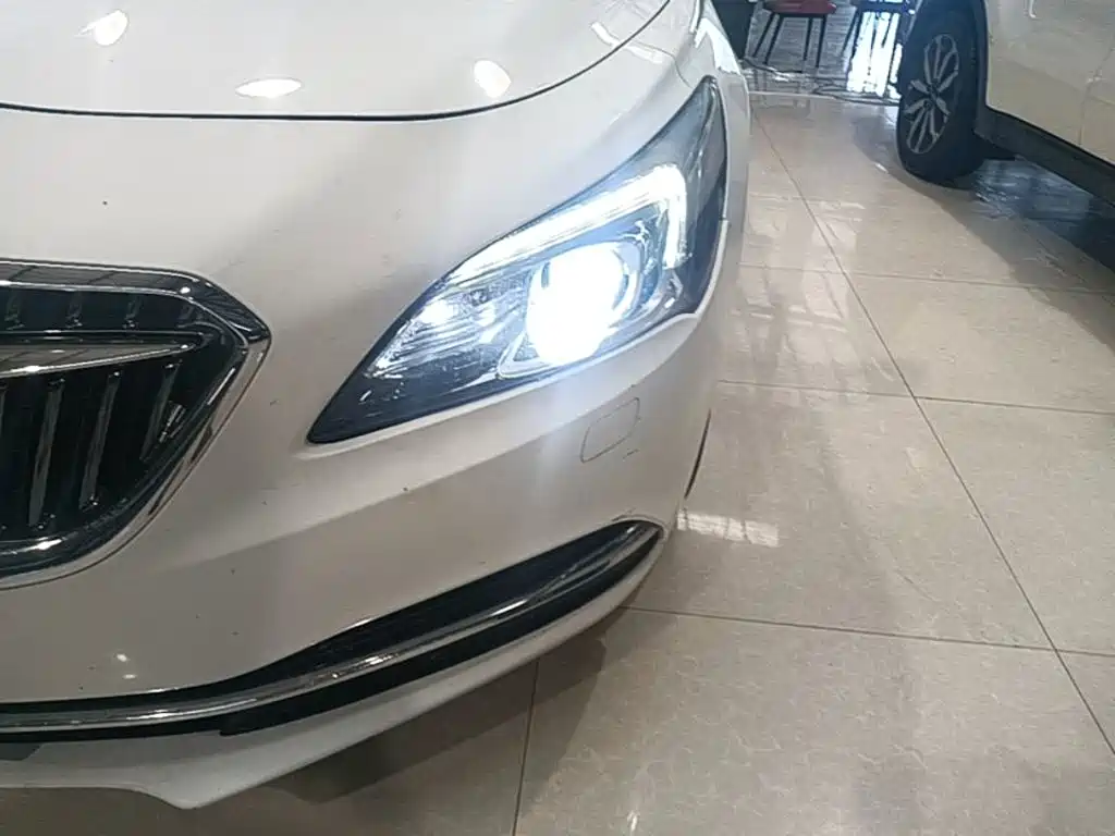 Buick LaCrosse — миниатюра 24