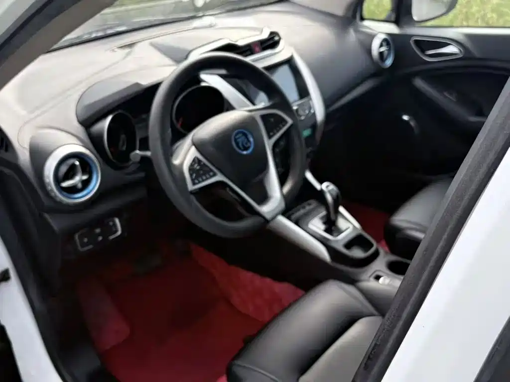 BYD Yuan EV — миниатюра 6