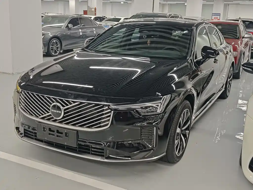 Volvo S90 2026