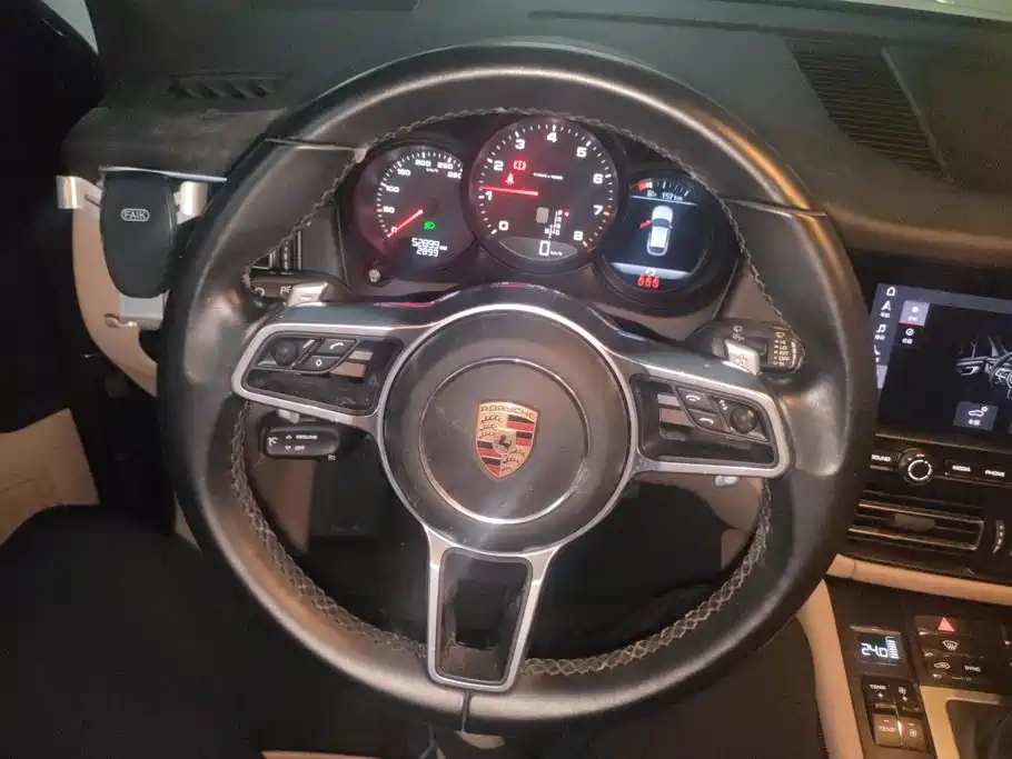 Porsche Macan — миниатюра 15