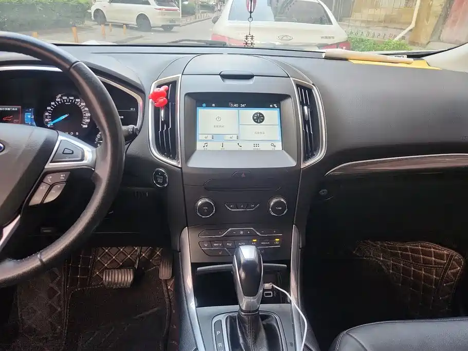 Ford Edge — миниатюра 13