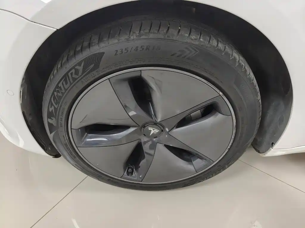 Tesla Model 3 — миниатюра 27