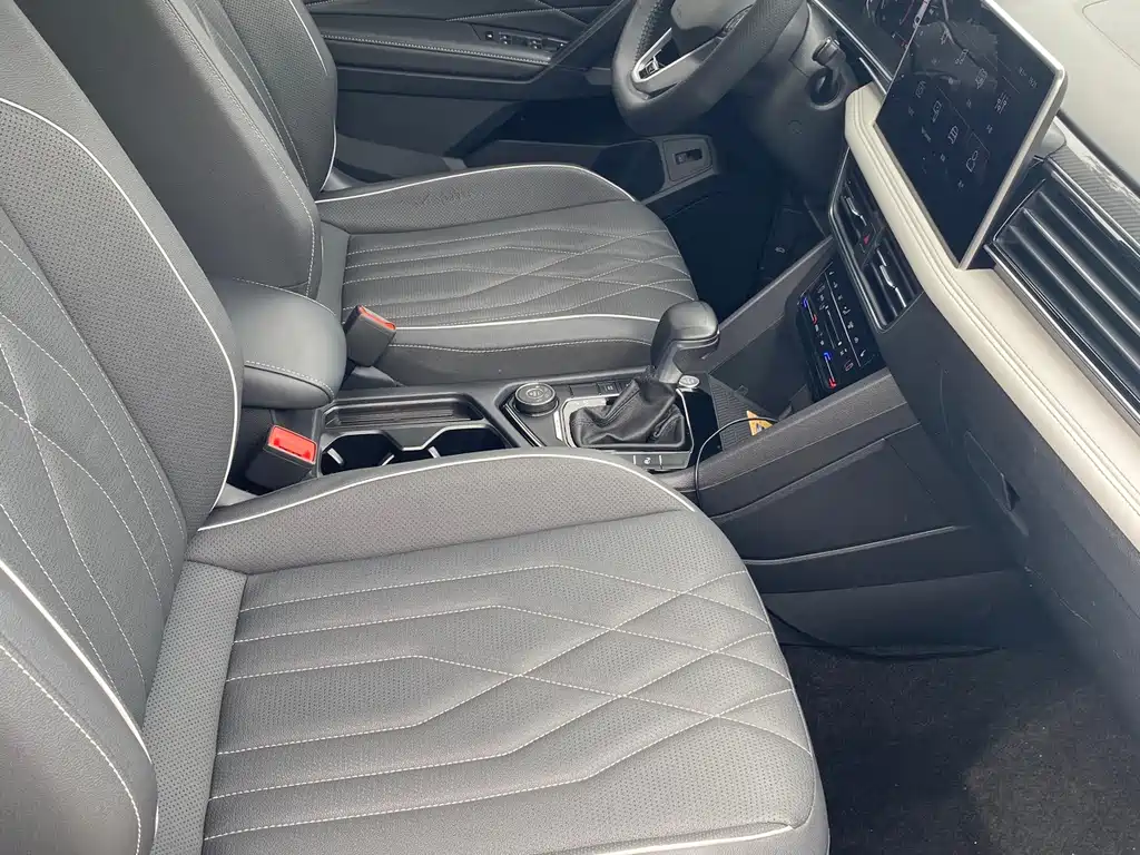 Volkswagen Tiguan L — миниатюра 6