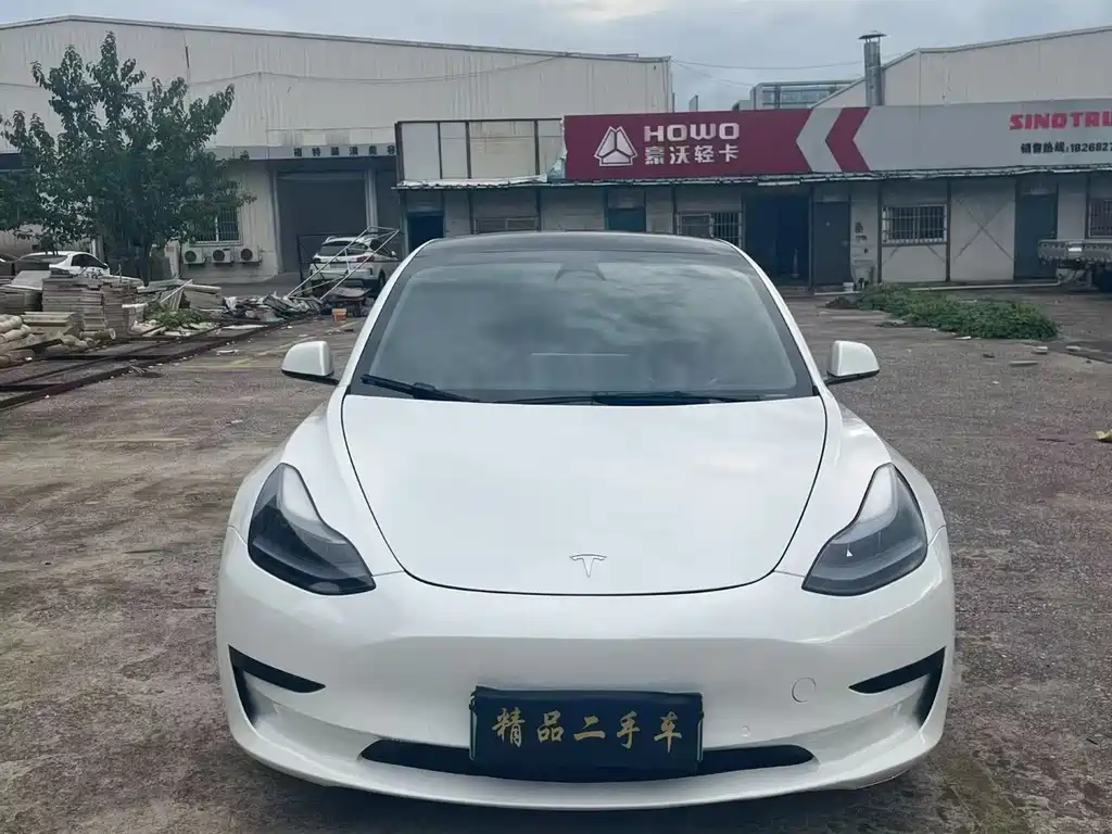 Tesla Model 3 — миниатюра 2
