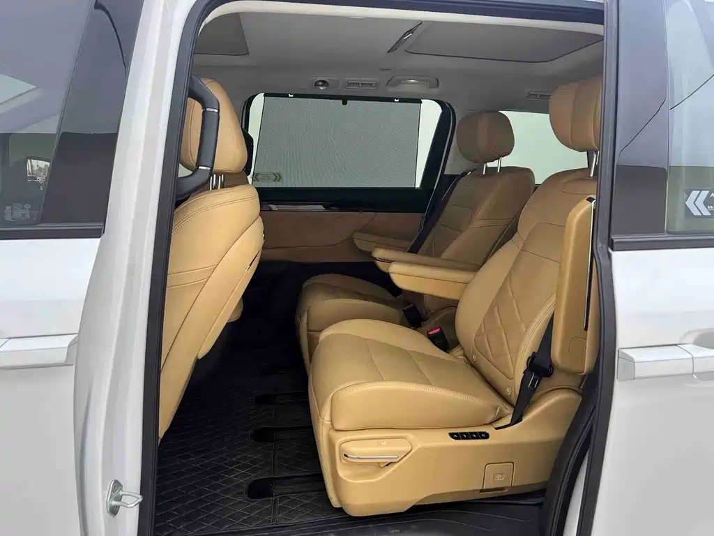 GAC Motor Trumpchi E8 PHEV — миниатюра 6