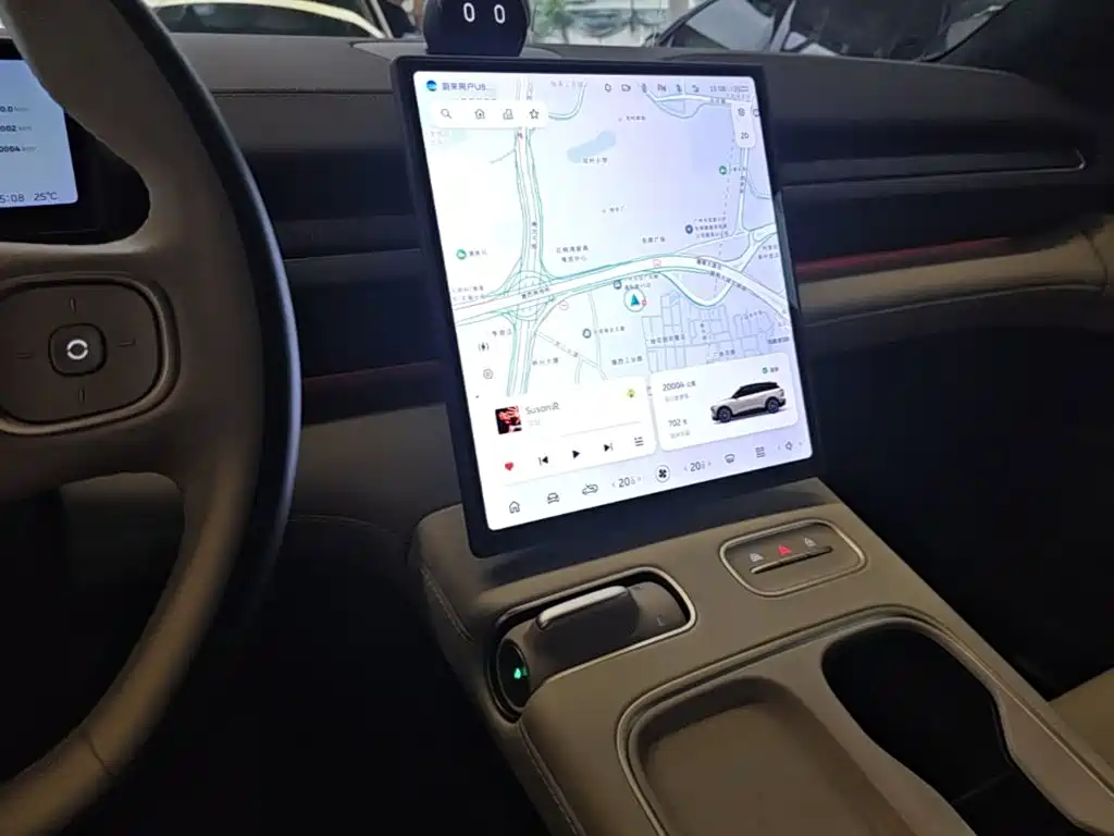NIO ES6 — миниатюра 13