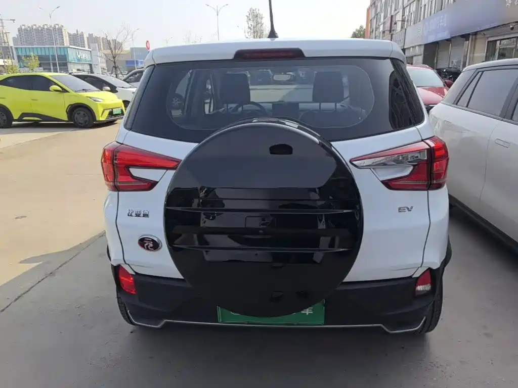 BYD Yuan EV — миниатюра 6