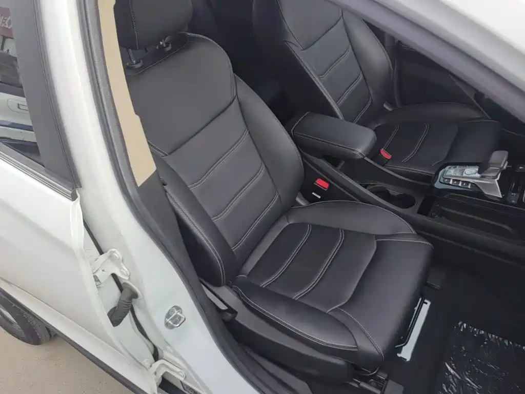 BYD Yuan EV — миниатюра 25