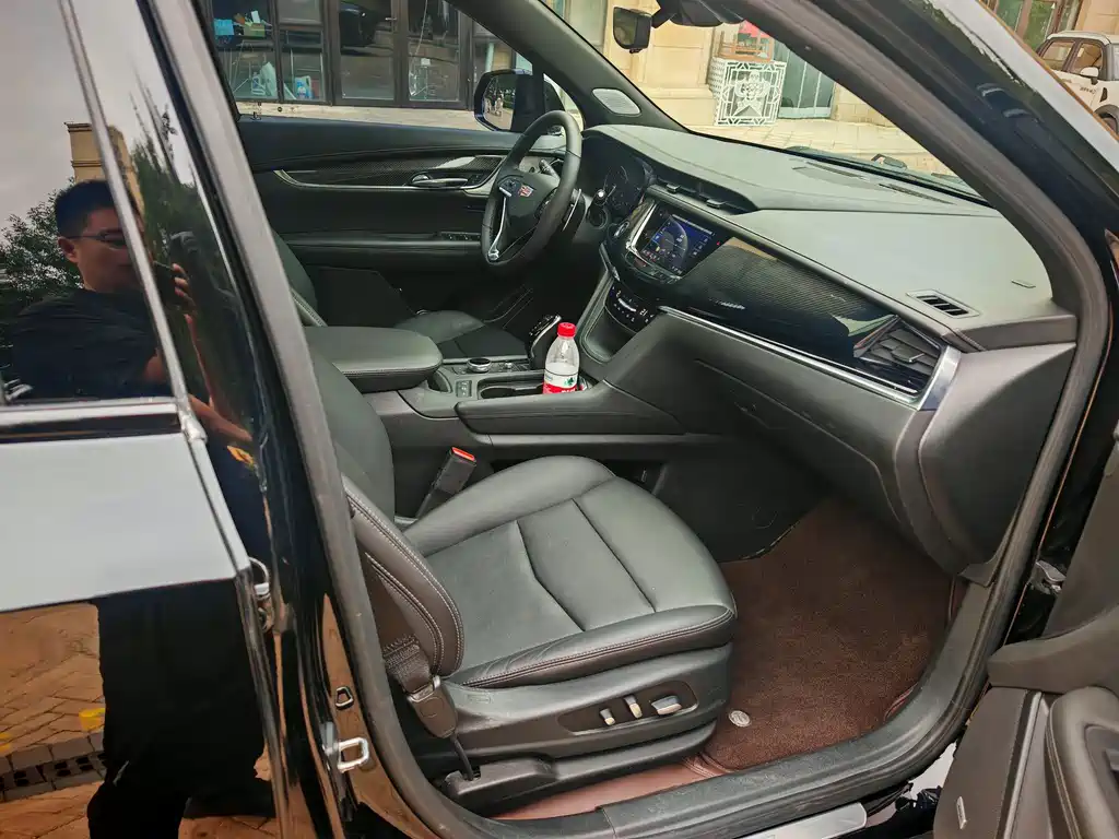 Cadillac XT6 — миниатюра 8