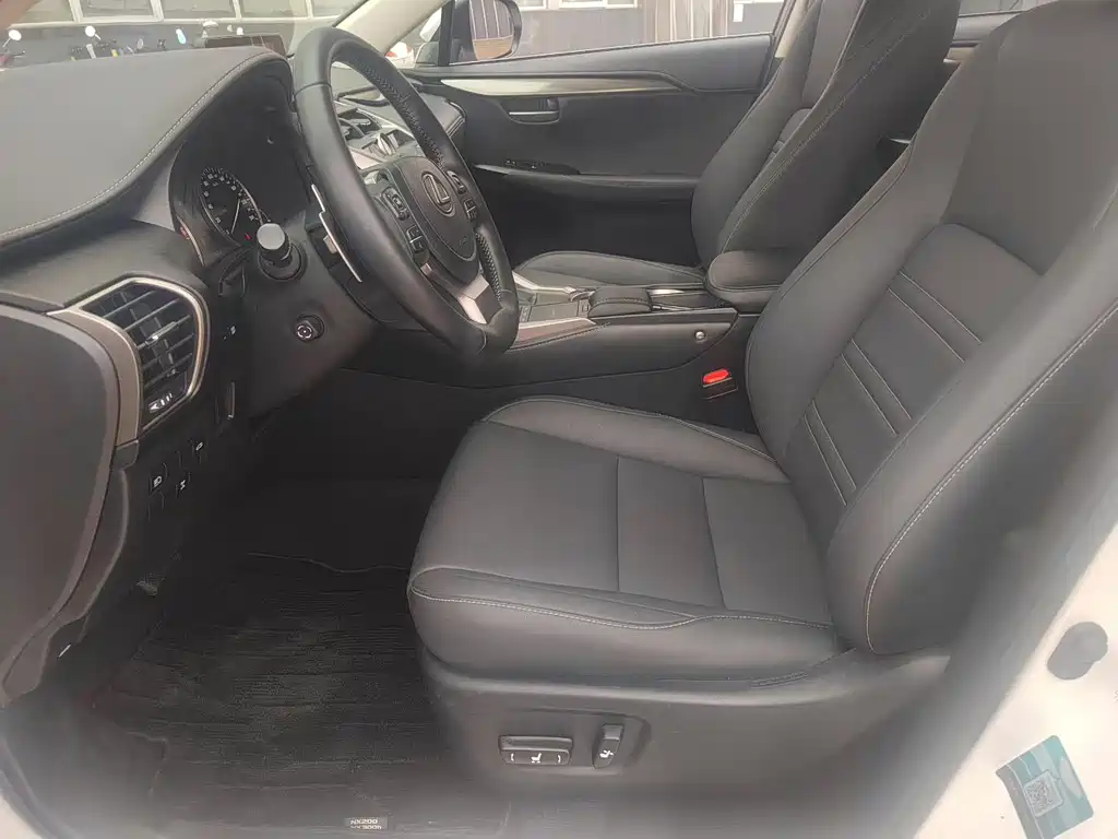 Lexus NX — миниатюра 5