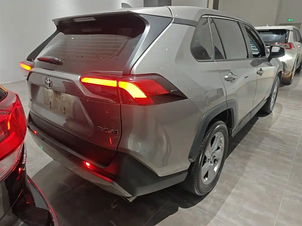 Toyota RAV4 2021 2.0L CVT