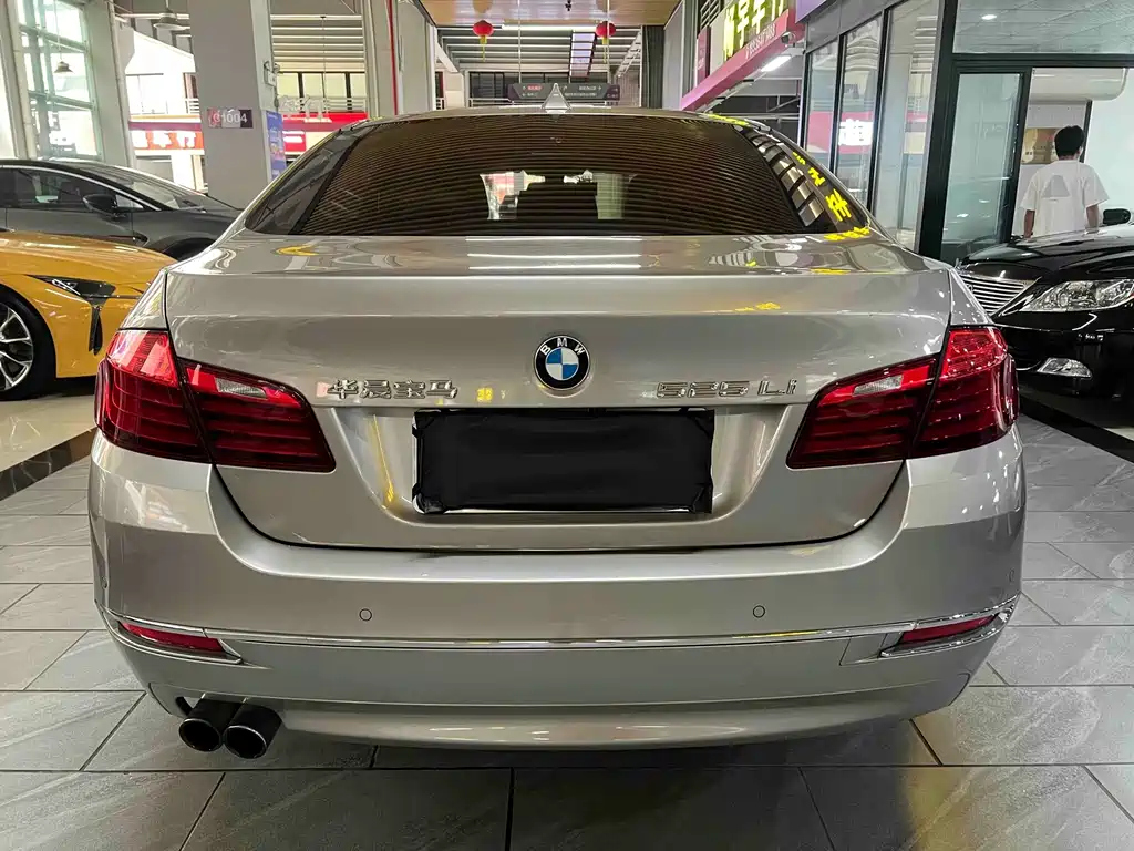 BMW 5 Series — миниатюра 3