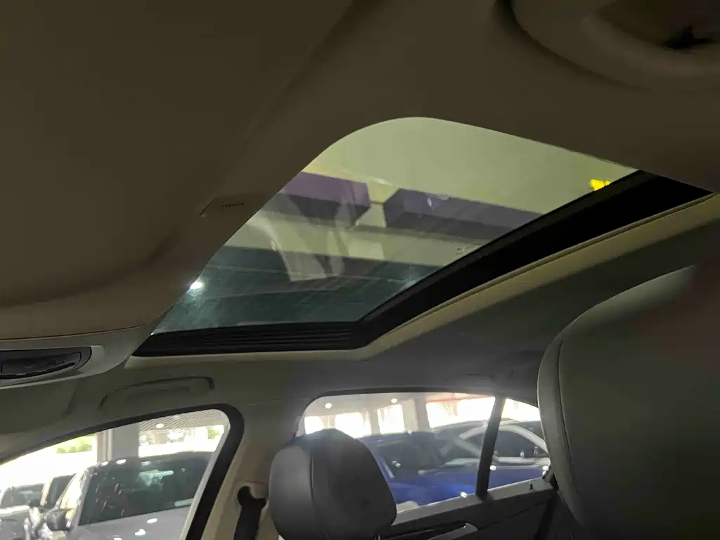 BMW 5 Series — миниатюра 11