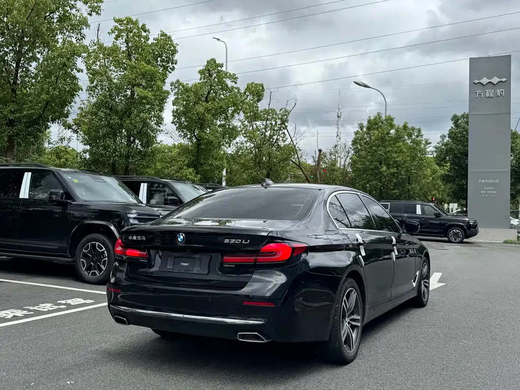BMW 5 Series — миниатюра 20