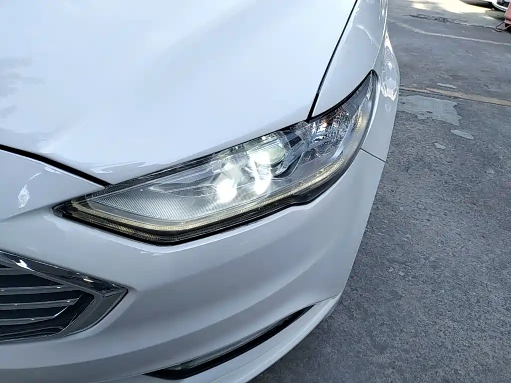 Ford Mondeo — миниатюра 24