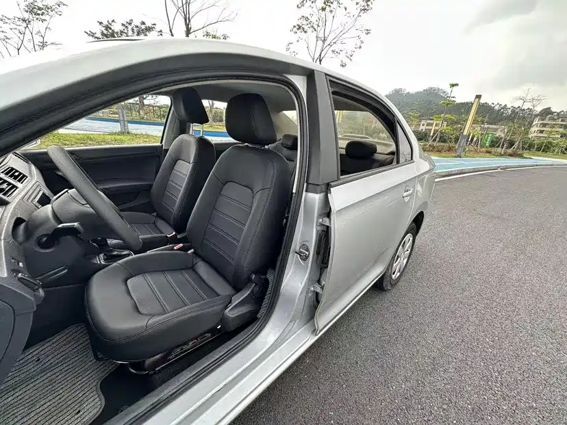 Volkswagen Santana — миниатюра 10