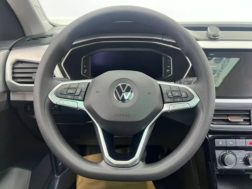 VOLKSWAGEN EXPLORING THE SHADOW