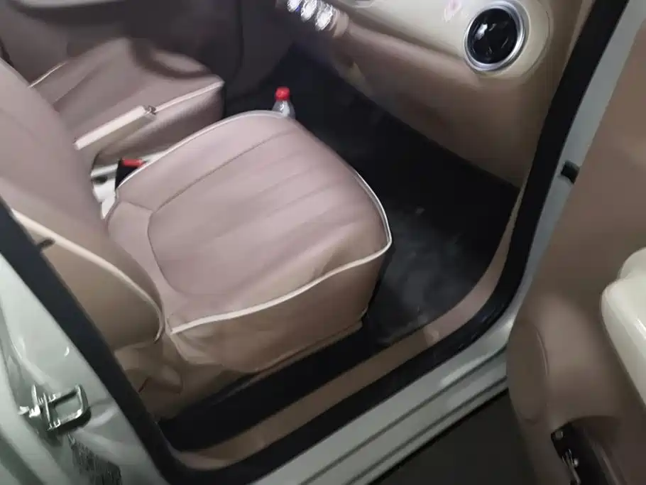 Wuling MINIEV — миниатюра 8
