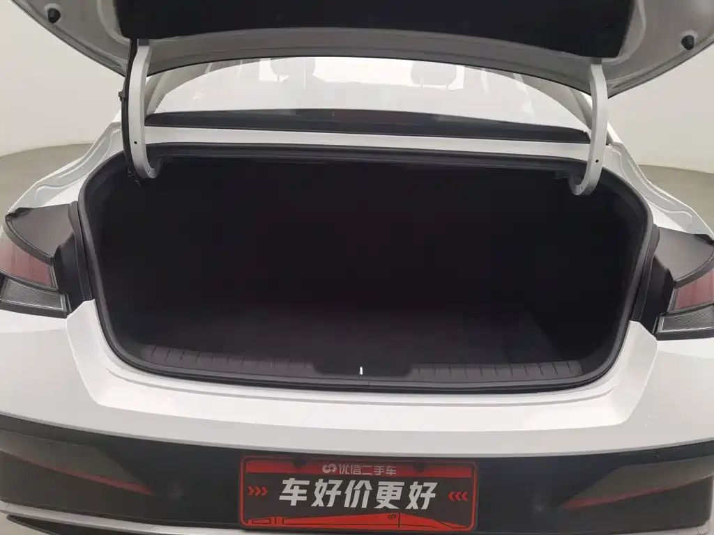 Hyundai Elantra — миниатюра 16