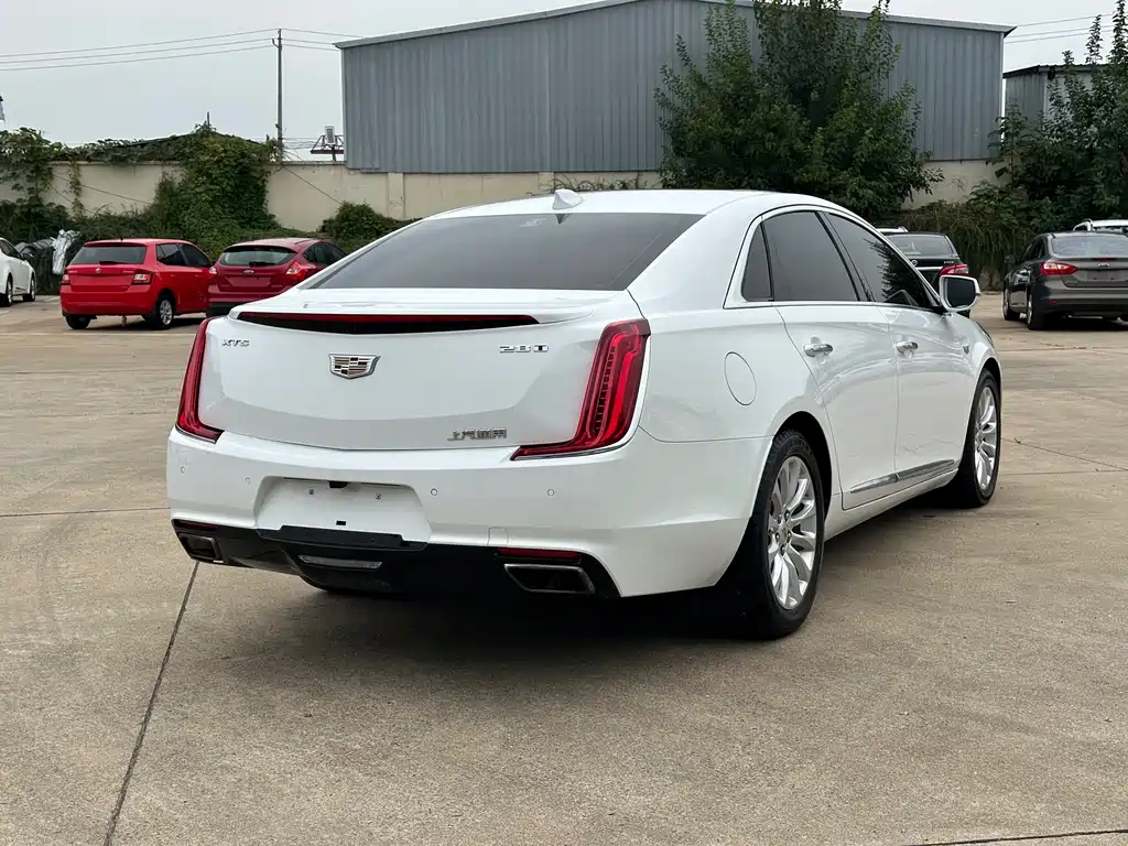 Cadillac XTS — миниатюра 9