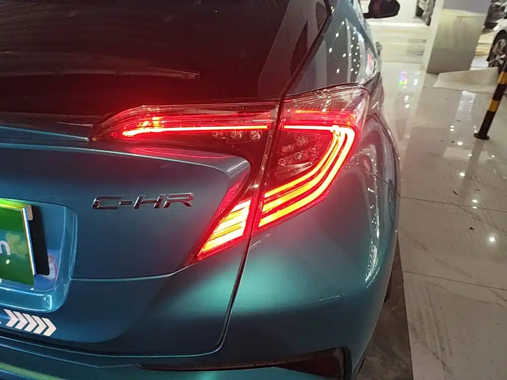 Toyota C-HR — миниатюра 8