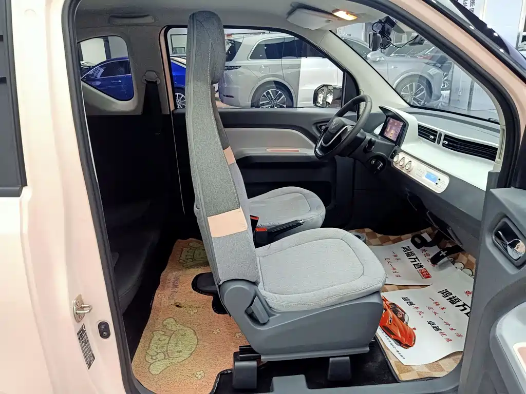 Wuling MINIEV — миниатюра 21