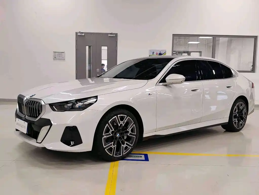 BMW 5 Series 2025