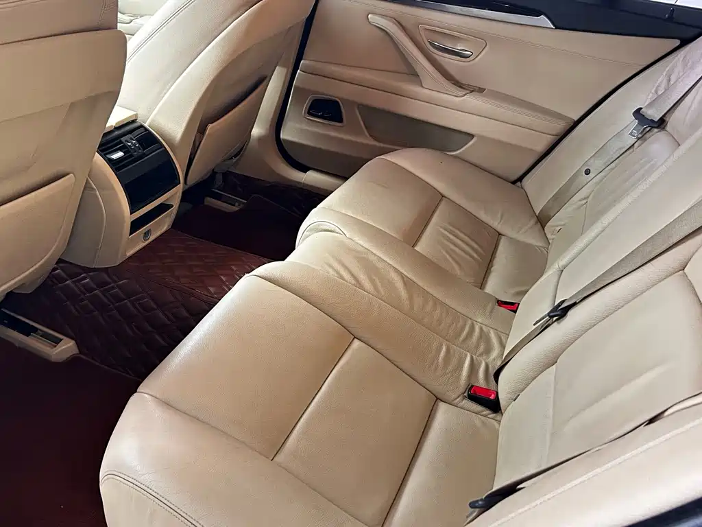 BMW 5 Series — миниатюра 4
