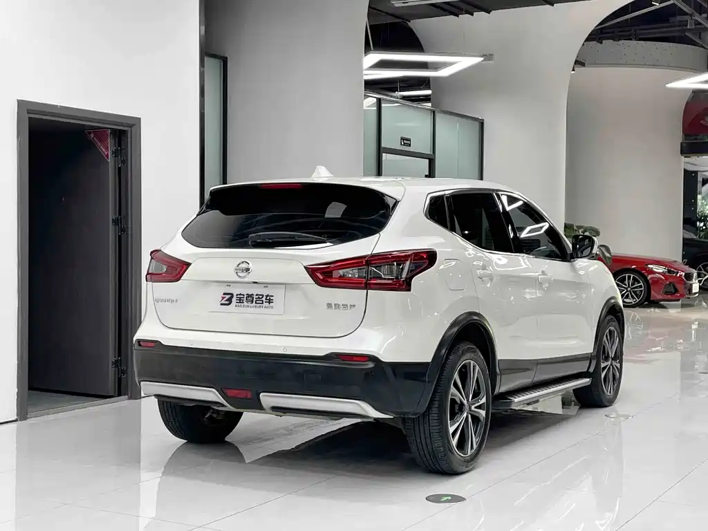 Nissan Qashqai — миниатюра 12