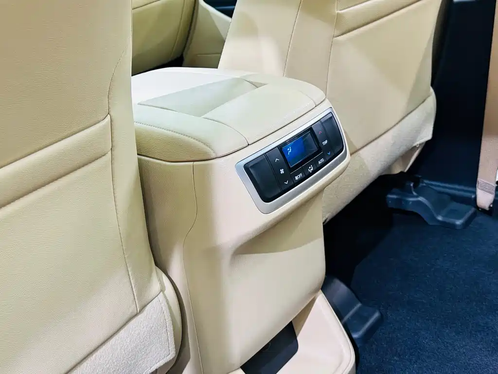 Toyota Highlander — миниатюра 16