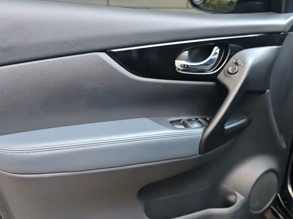 Nissan Qashqai — миниатюра 10
