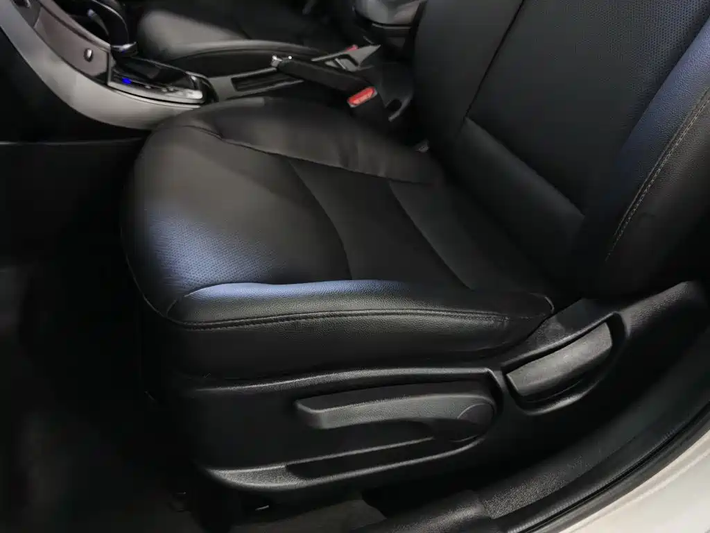 Hyundai Elantra Langdong — миниатюра 20